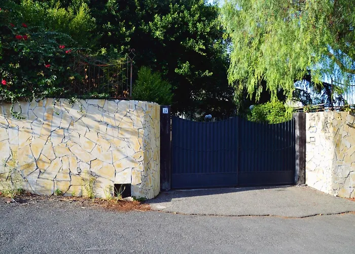 Angelo Delle Aci Tatil Evi *