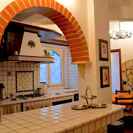 Angelo Delle Aci Semesterbostad